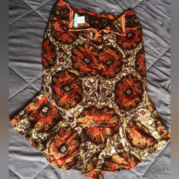 Marciano 100% silk skirt. Size 4 - Picture 8 of 9